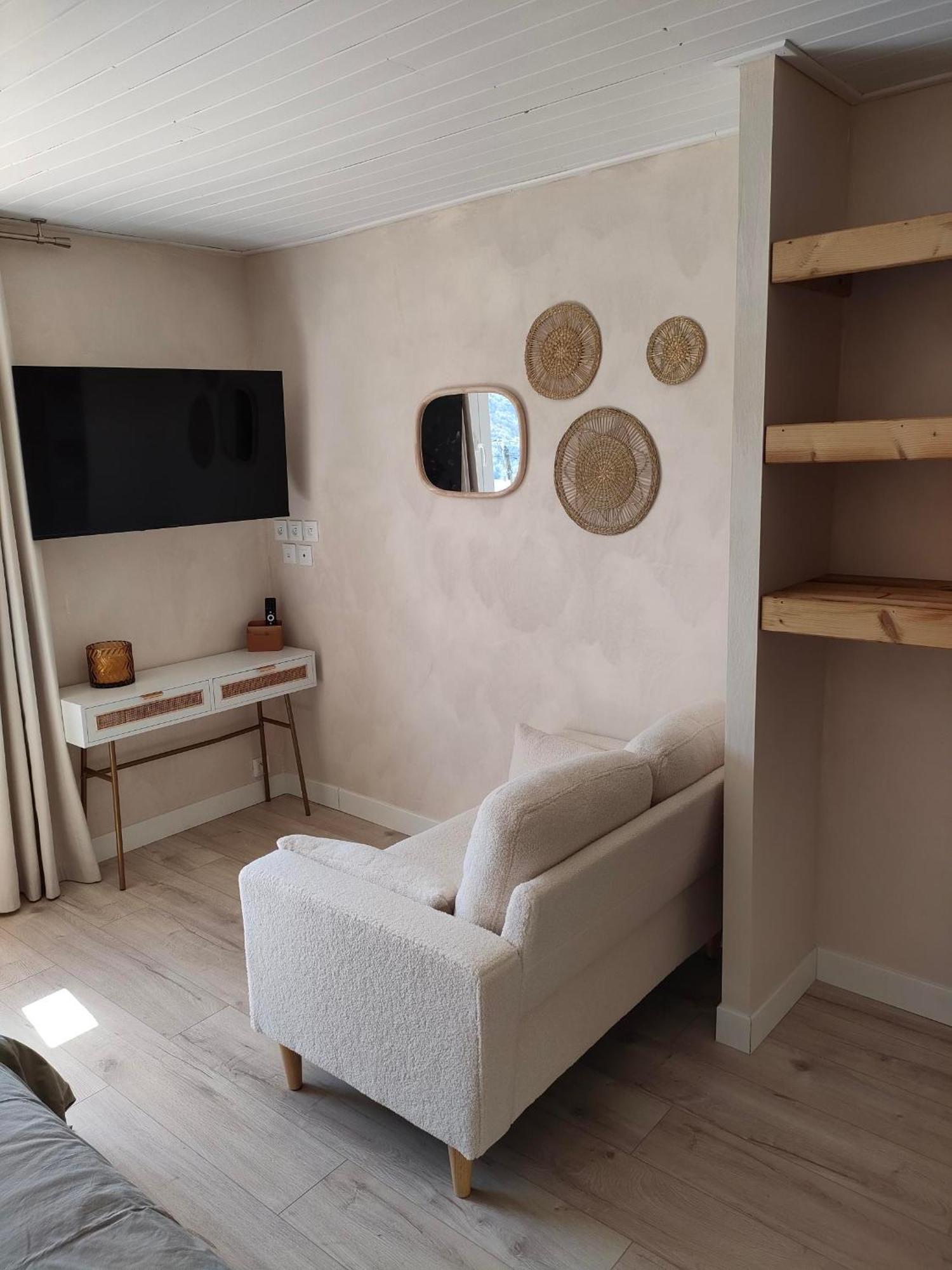 Le Cosy Du Plongeoir - T2 Neuf Avec Vue Sur Le Lac De Serre Poncon Et Grande Terrasse Avec Jardin Savines Exteriör bild